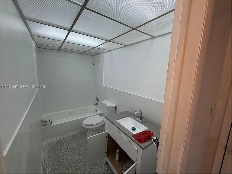 6930 Miami Gardens Dr #1-512A — Photo 4