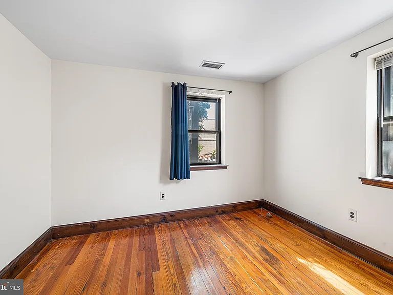 507 Catharine St #2 — Photo 18