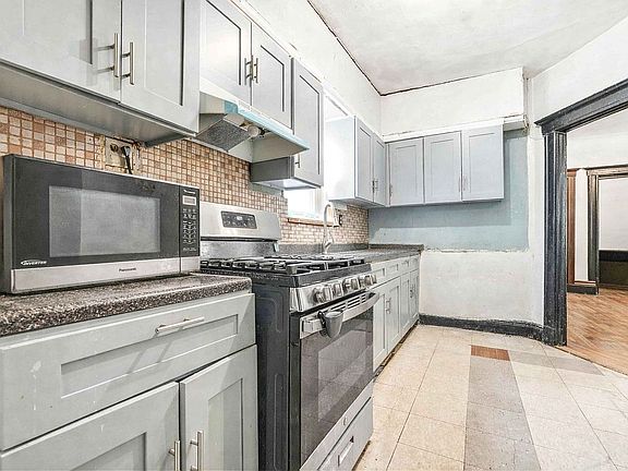 5th image of 9612 34th Ave
