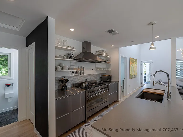 13846 Village Ave — Photo 15