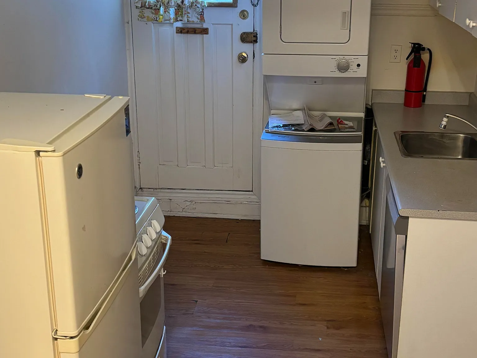 3 bed, $2,900 — Photo 2