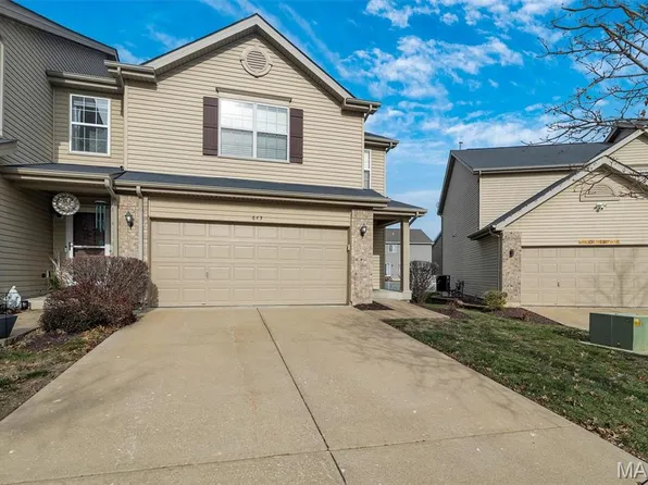 643 Country Heights Dr, Lake Saint Louis, MO 63367