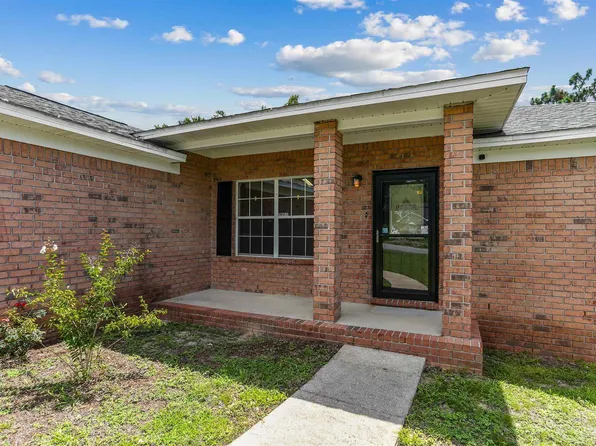 5833 Pebble Ridge Dr, Milton, FL 32583