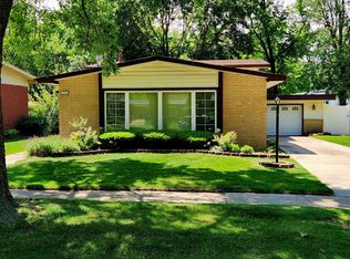 834 N Rainbow Dr, Glenwood, IL 60425