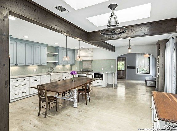 4th image of 407 Abiso Ave