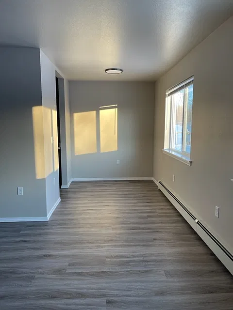 855 W Lookout Dr - B — Photo 3