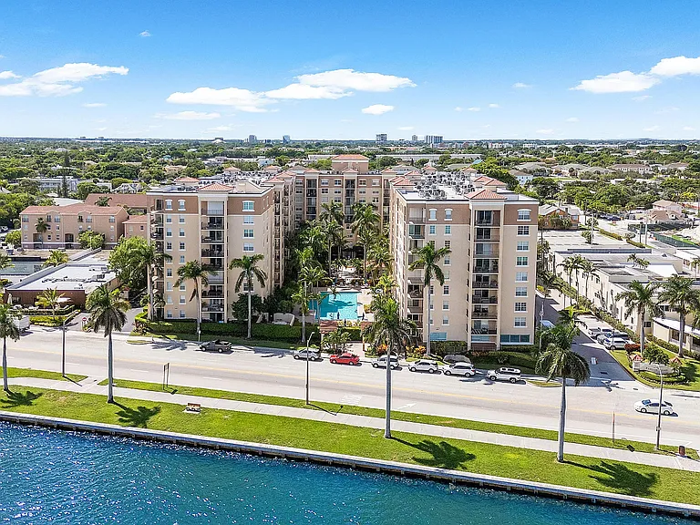 1801 N Flagler Dr #303 — Photo 14