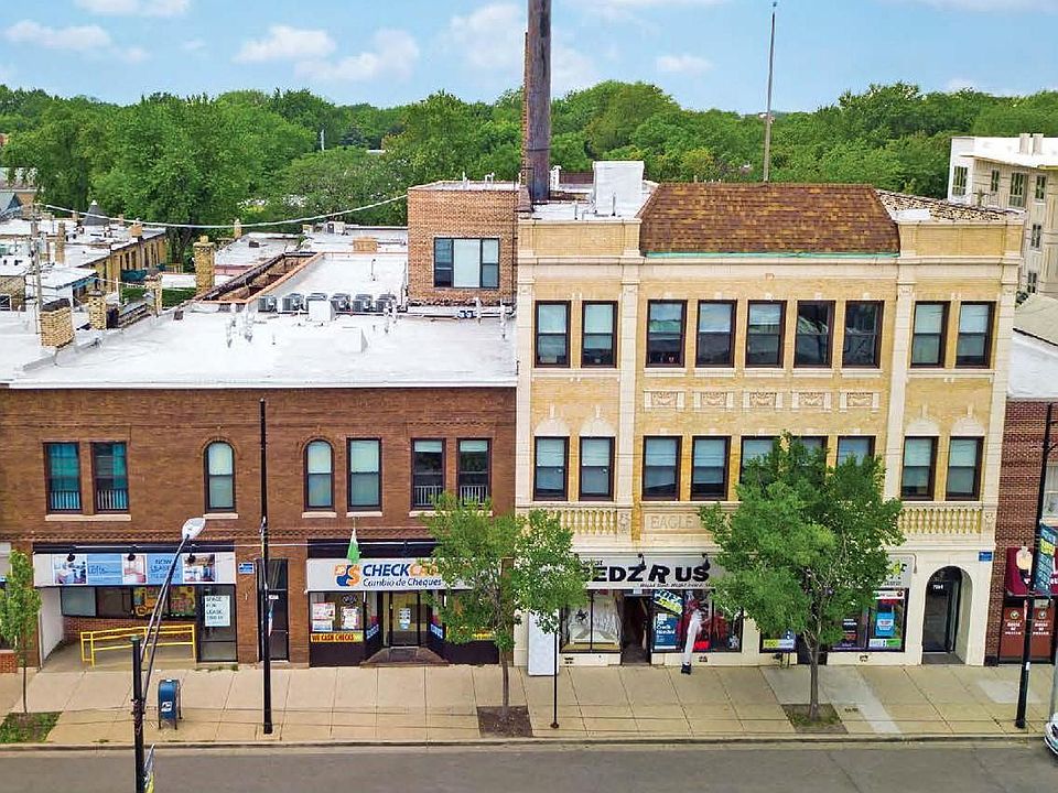 1st image of 7064 N Clark St #301
