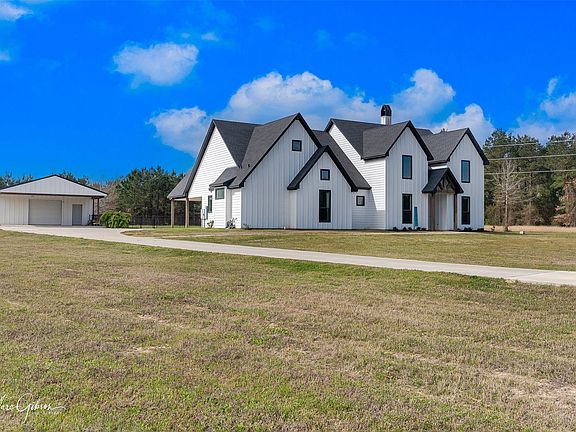 2nd image of 1827 Gravel Point Rd