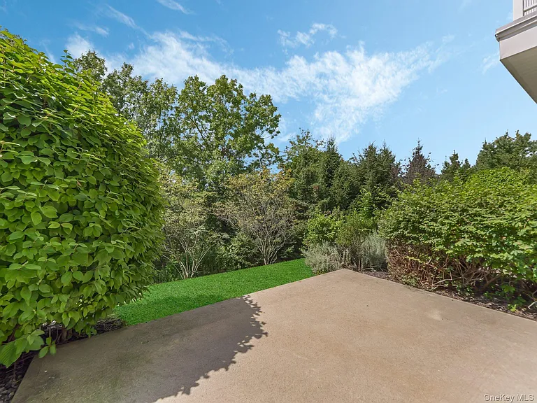 1115 Balsam Dr — Photo 32