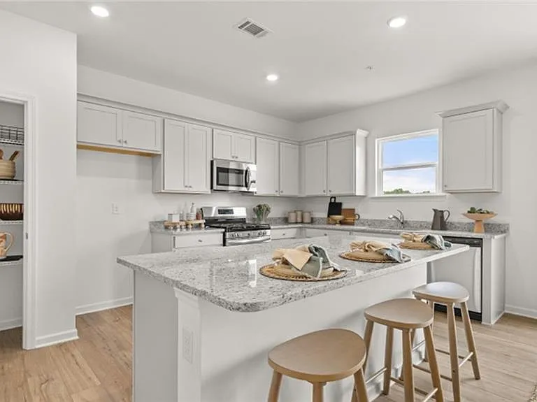 2084 Pecan Dr — Photo 6