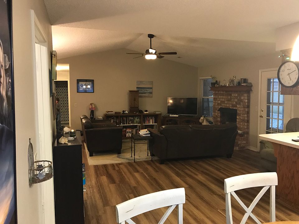 1st image of 933 W Kyle Dr
