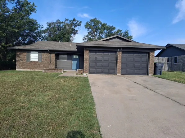 111 SE Coachman Dr, Lawton, OK 73501