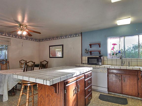 4th image of 1658 Glenville Dr