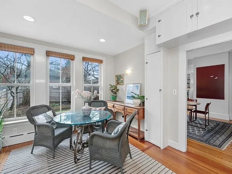 284 Lake Ave — Photo 16