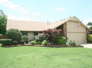 4425 W Queens St, Broken Arrow, OK 74012