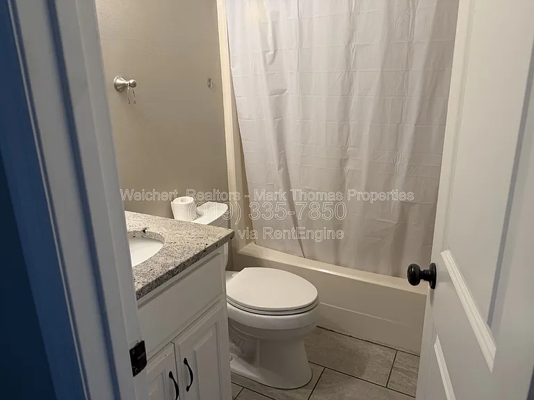 208 Bridgefield Pl — Photo 10