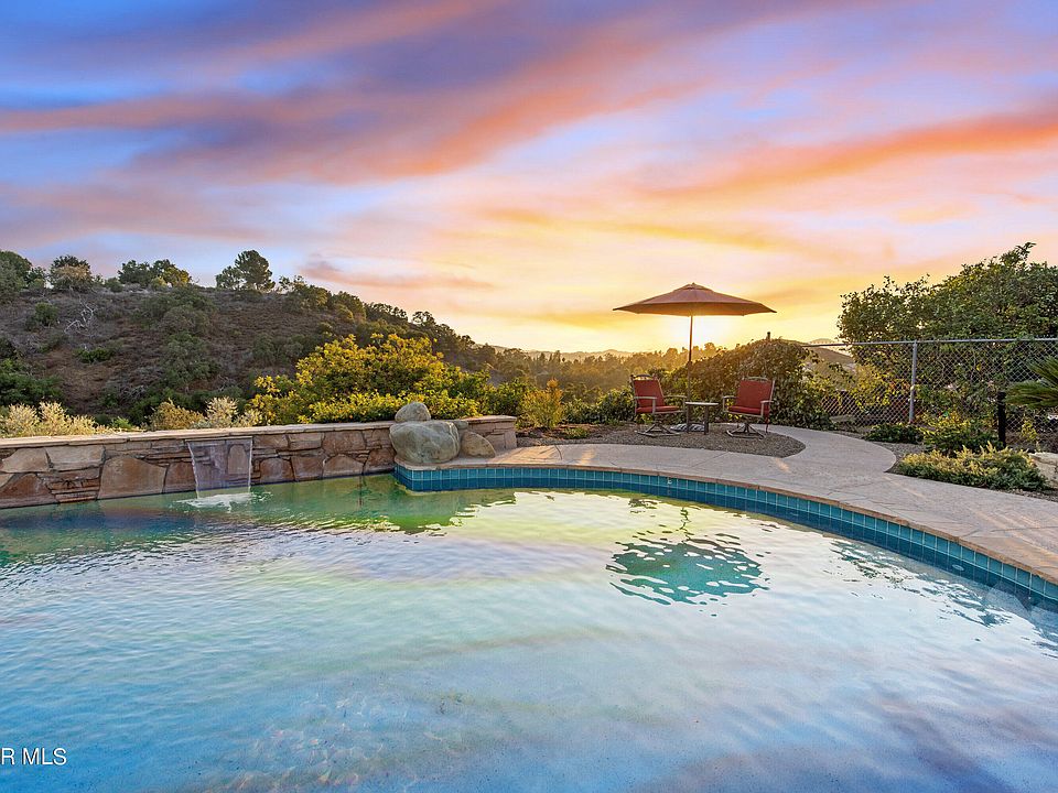 1st image of 390 Somerset Cir