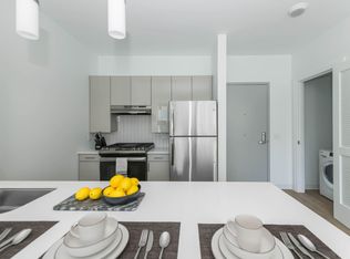 700 W Adams St #1016, Chicago, IL 60661