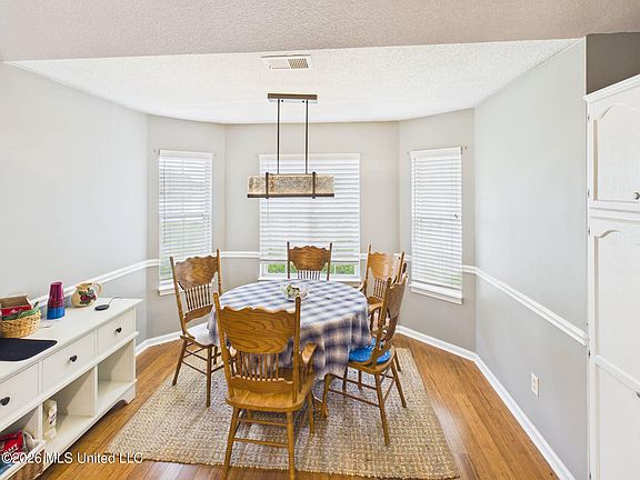 5th image of 9290 Lakeside Dr
