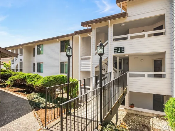 23401 Lakeview Dr Building J, Mountlake Terrace, WA 98043
