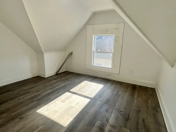 96 Lembeck Avenue image 4 of 5