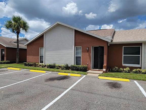 2nd image of 17 W Country Cove Way