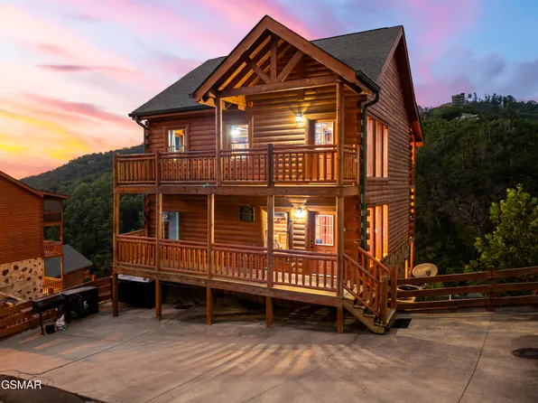 1232 Bird Nest Way, Sevierville, TN 37862