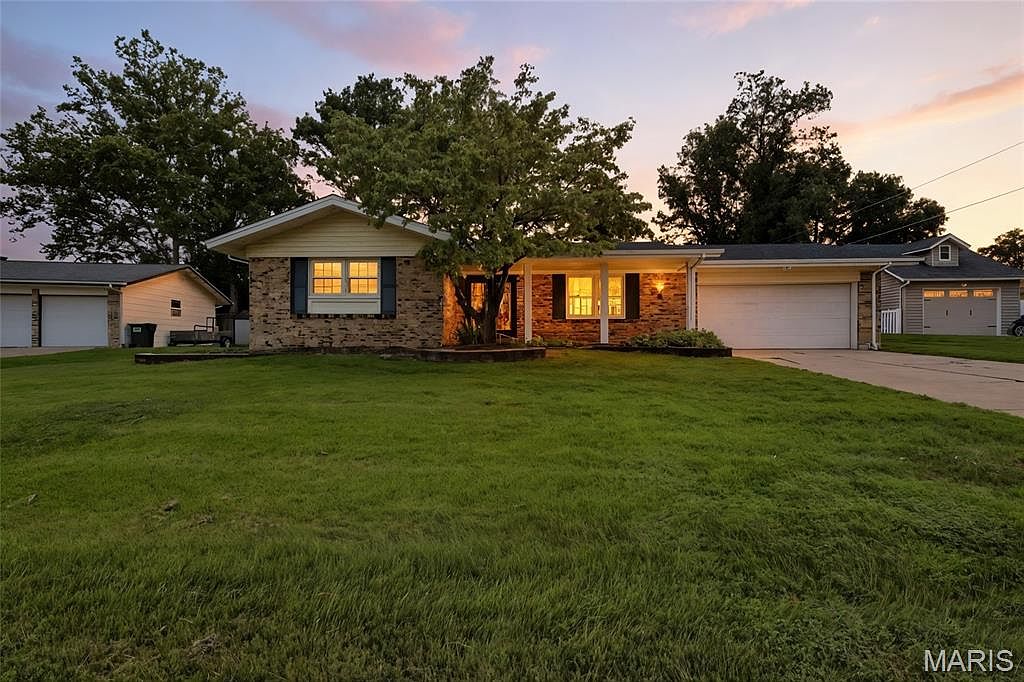 3492 Huntington Ln, Saint Charles, MO 63303 | Zillow