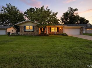3492 Huntington Ln, Saint Charles, MO 63303