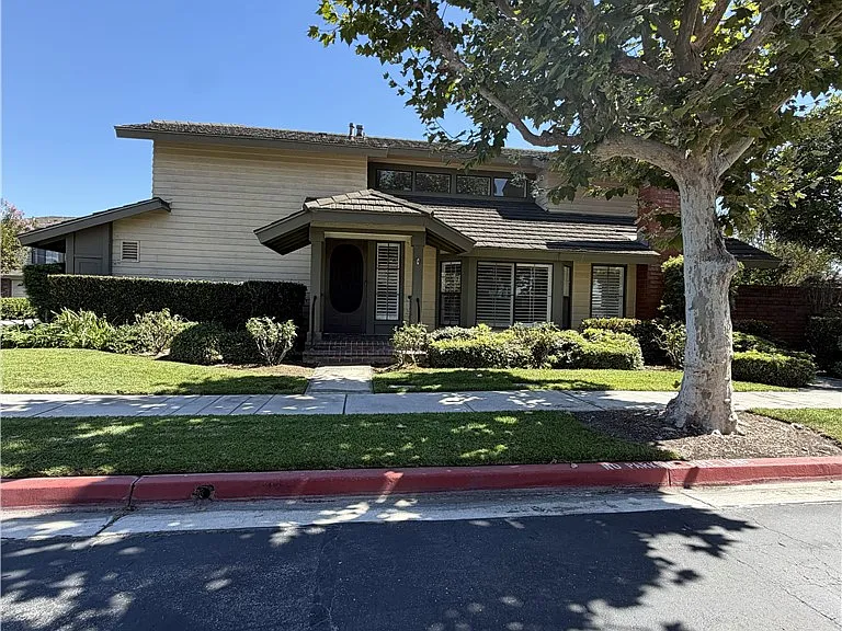 18153 Rustic Ct — Photo 2