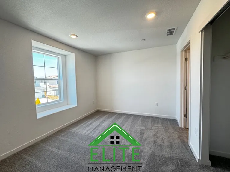 7635 Heatherpace Dr — Photo 15