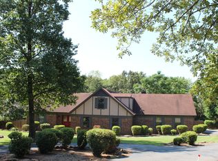 1424 Lands End Pt N, Russellville, AR 72802