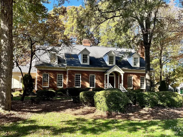 6952 N Baltusrol Ln, Charlotte, NC 28210