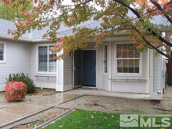 3rd image of 1317 E Aylesbury Ct