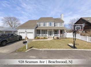 928 Seaman Ave, Beachwood, NJ