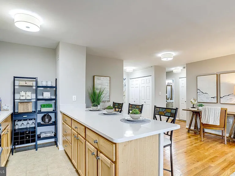 1200 S Arlington Ridge Rd #608 — Photo 10