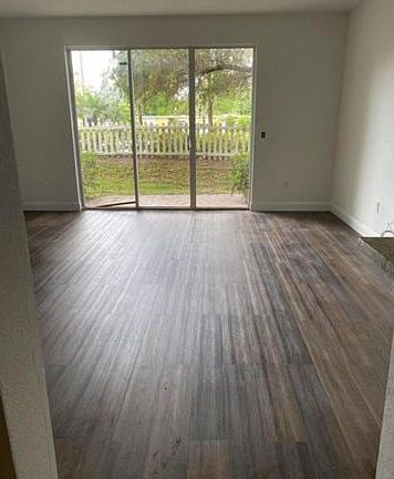 4th image of 5130 White Oleander