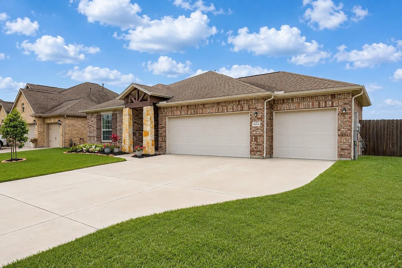 4 bed, 2.0 bath, 2016 sqft, $3,100 — Photo 3