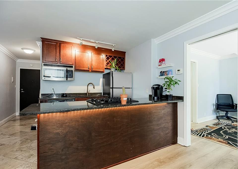 1st image of 700 E 8th St Unit 4F