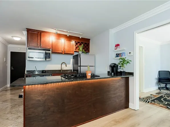 700 E 8th St Unit 4F, Kansas City, MO 64106