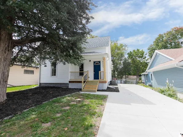 5227 Spruce St, Lincoln, NE 68516