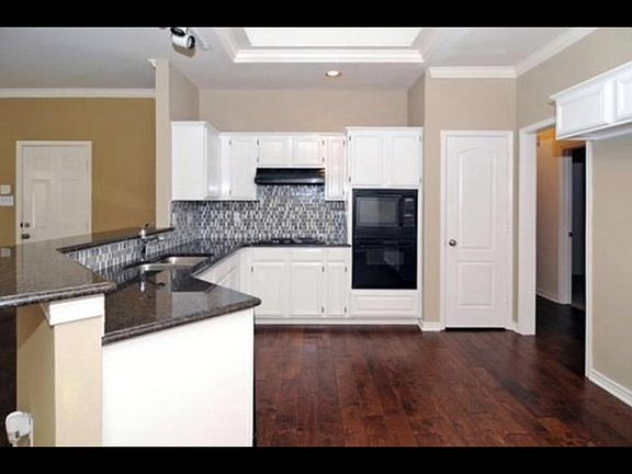 2nd image of 1044 Carlisle Dr