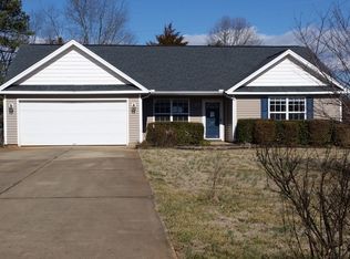116 Oak Brook Ln, Gaffney, SC 29341