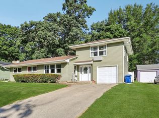 114 Joanne Ln, Dekalb, IL 60115