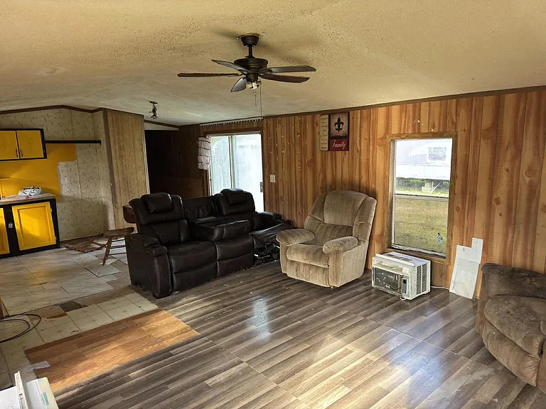 511 Marietta Pl — Photo 3
