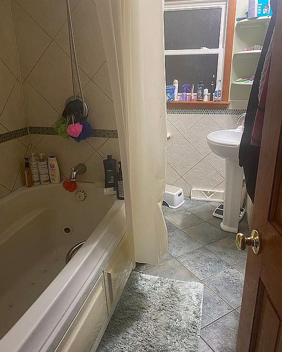 2nd image of 15 Jackson Ave