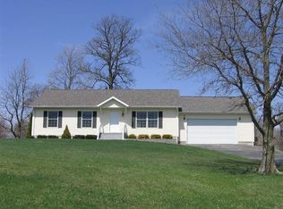 401 McGrew Dr, Avon, IL 61415