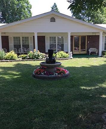 2nd image of 1326 N Elizabeth Ave
