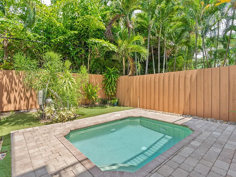 1421 NE 26th Ave — Photo 33